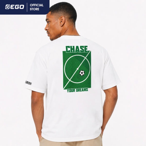 Second image of TS035 เสื้อยืดโอเวอร์ไซส์ "CHASE YOUR DREAMS" สีขาวผ่อง